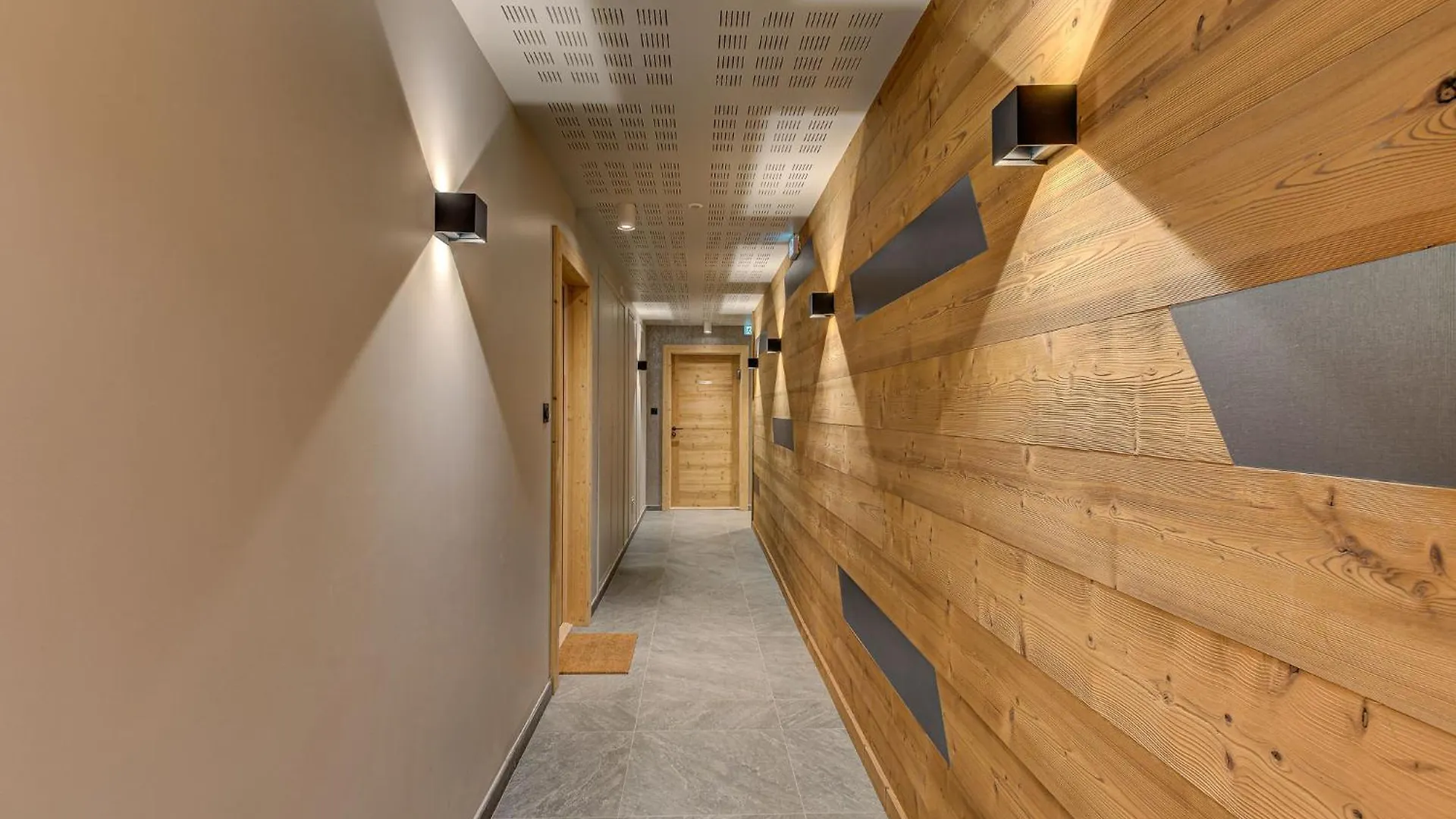 Apartment White Pearl A15 - Alpes Travel - Central Chamonix - Sleeps 4