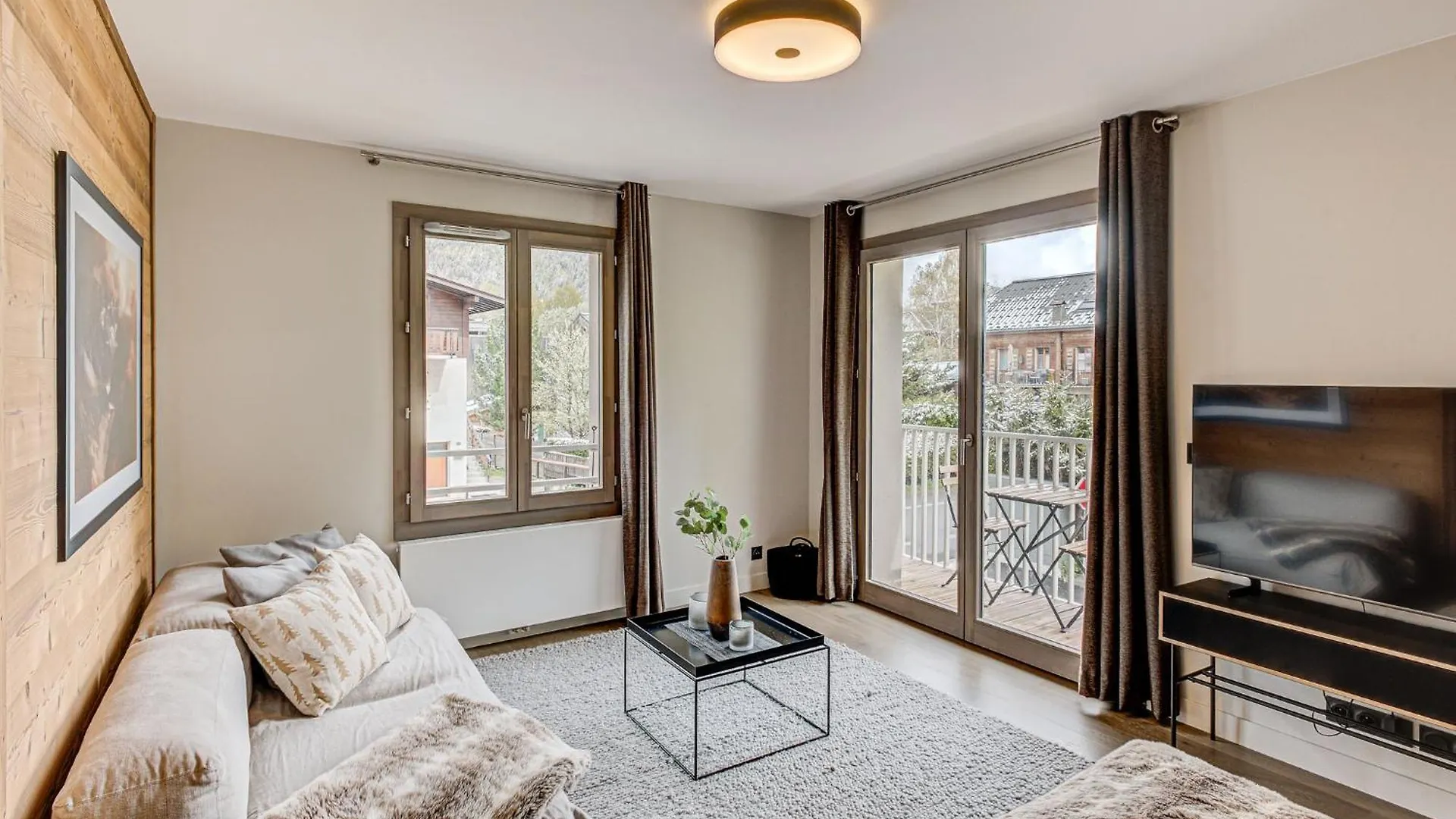 White Pearl A15 - Alpes Travel - Central Chamonix - Sleeps 4 Apartment