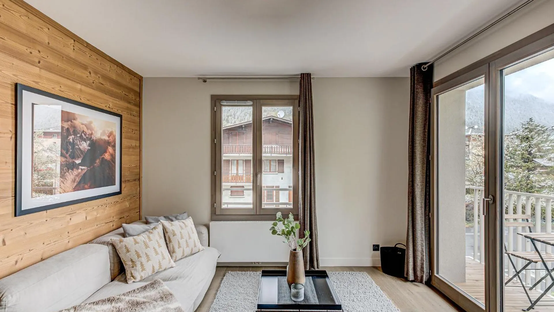 Apartment White Pearl A15 - Alpes Travel - Central Chamonix - Sleeps 4